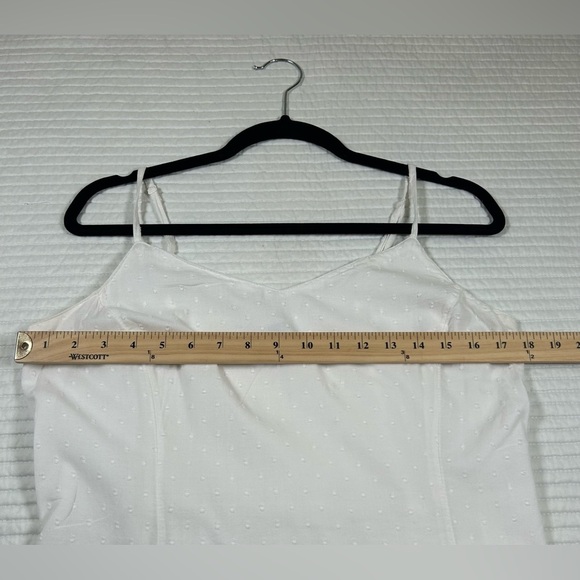 Old Navy White Eyelet Sun Dress w/ Elastic Back Panel. Size Large. - Picture 4 of 6